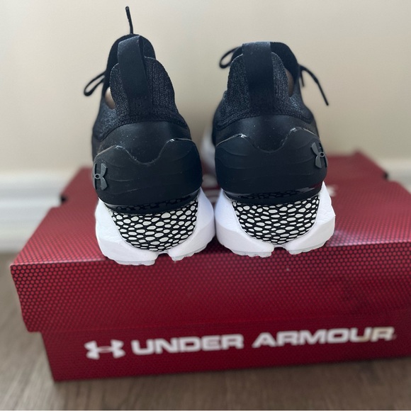 Black and white women’s Under Armour athletic shoes - Picture 4 of 7